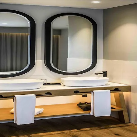 Mercure Centro 4* لوغو